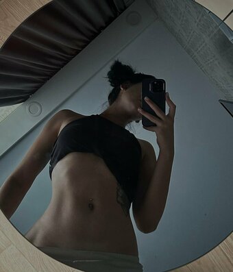 t.dashaa Nude Leaks Photo 2