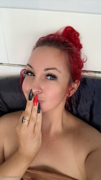 tabookandi Nude Leaks Photo 9