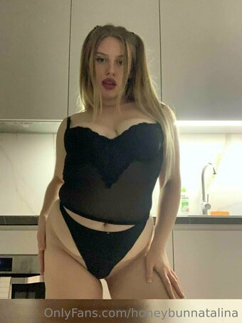 Talisnova / Honeybunnatali / playful_mommy Nude Leaks OnlyFans Photo 3