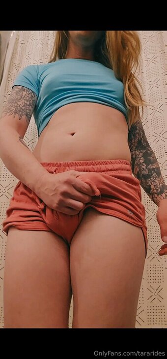 tararides Nude Leaks Photo 14