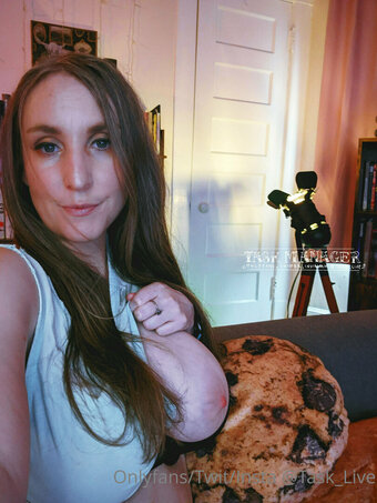 task_live Nude Leaks Photo 2