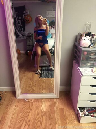 taylorbertocchini Nude Leaks Photo 8