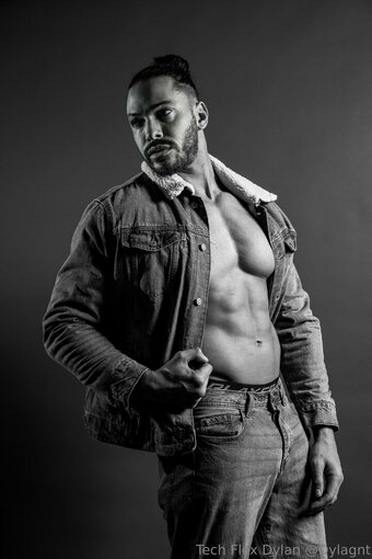 techflexdylan Nude Leaks Photo 7
