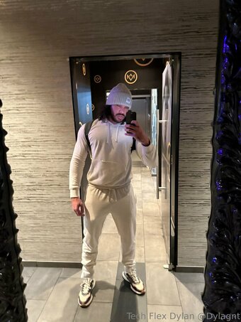 techflexdylan Nude Leaks Photo 35