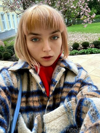 techno_sqrt Nude Leaks Photo 16