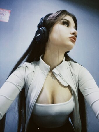 technolightss / linochk / vanessaamur / vanessaloveee Nude Leaks Photo 20