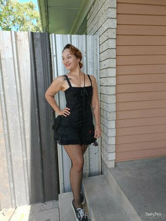 tee-rouble Nude Leaks Photo 28