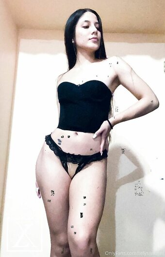 tefysanchez Nude Leaks Photo 3