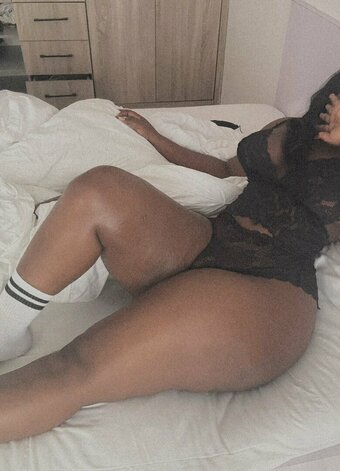 thatbootythox Nude Leaks Photo 2