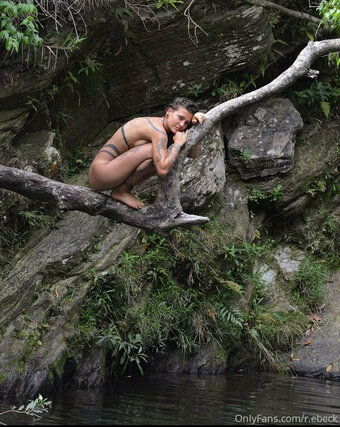ther.ebeck Nude Leaks Photo 4