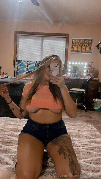 thickblondefree Nude Leaks Photo 10