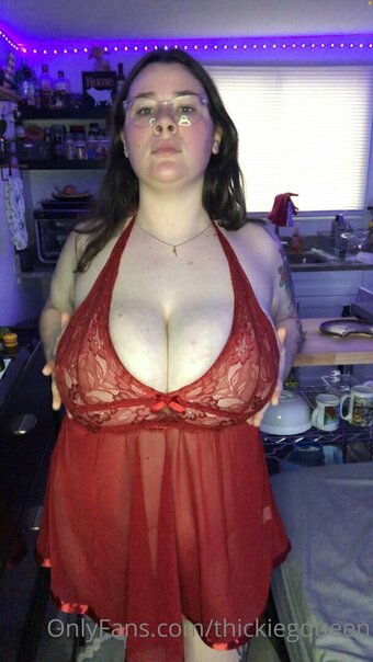 thickiegqueen Nude Leaks Photo 1
