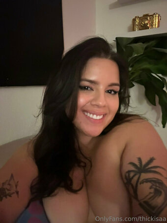 thickisaa Nude Leaks Photo 22