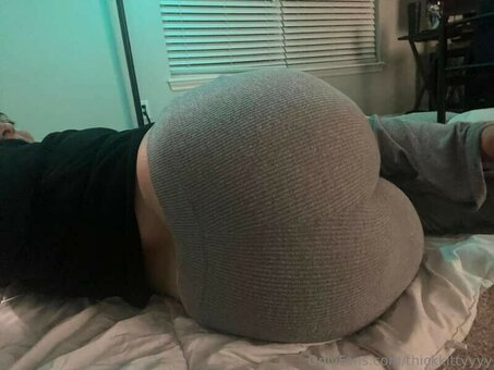 Thickkitty / thickkittycat / thickkittyyyy Nude Leaks OnlyFans Photo 4