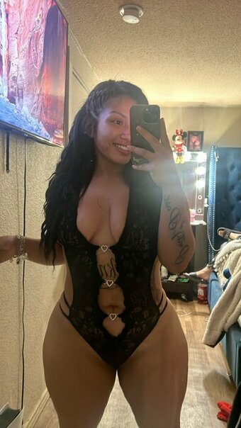 ThickNessa / realthicknessa / thickness_is_my_sickness2.0 Nude Leaks OnlyFans Photo 3