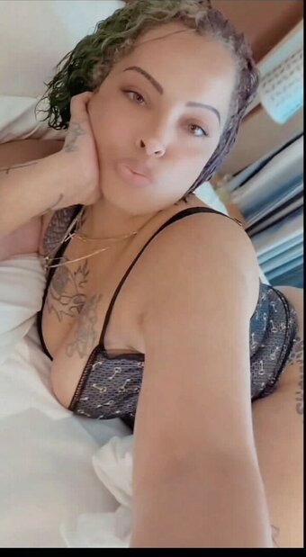 Thickredxx2 Nude Leaks OnlyFans Photo 2