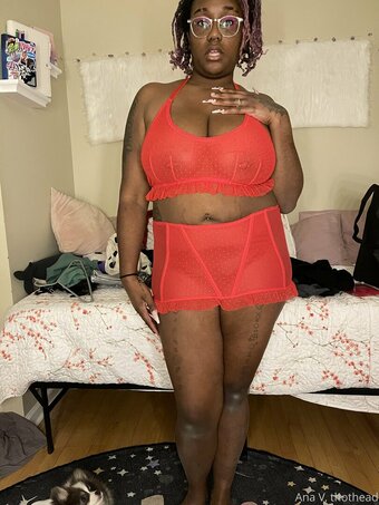 thothead Nude Leaks Photo 10