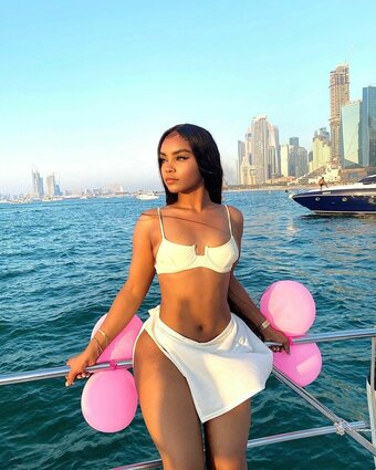 Thurriaa Nude Leaks Photo 10