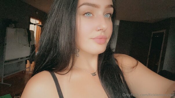 ticklemekylee Nude Leaks Photo 4