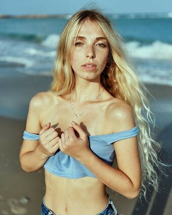 Tiny Miny Mo / Anna Bella / tiny.miny.mo / tiny_miny Nude Leaks OnlyFans Photo 13