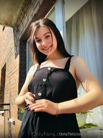 tiny.nika Nude Leaks Photo 3