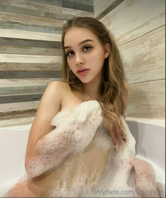 tiny_tyan / siesta_abithotter / tinytvhawaii Nude Leaks OnlyFans Photo 11