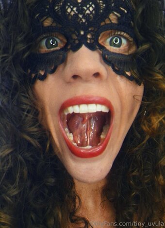 tiny_uvula Nude Leaks Photo 4
