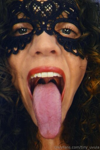 tiny_uvula Nude Leaks Photo 6