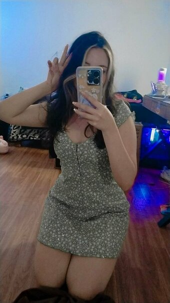 TinyCherry / atinycherry / https: Nude Leaks Photo 4