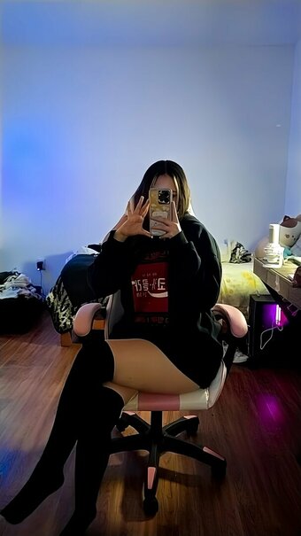 TinyCherry / atinycherry / https: Nude Leaks Photo 5