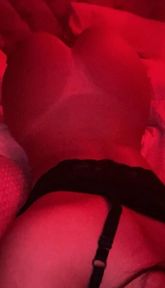 Tinyells / ellapetitee / ellapetiteee / shakendatinyell Nude Leaks OnlyFans Photo 3