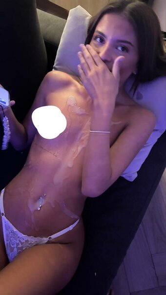 Tinyells / ellapetitee / ellapetiteee / shakendatinyell Nude Leaks OnlyFans Photo 10