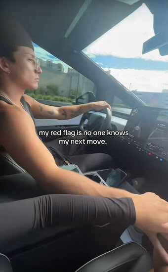 Tinyells / ellapetitee / ellapetiteee / shakendatinyell Nude Leaks OnlyFans Photo 17