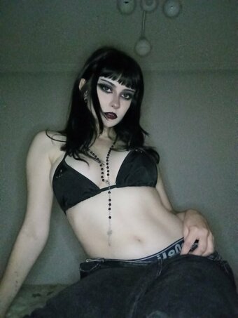 tinyjullesssss / tiny.jullesss Nude Leaks Photo 7