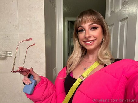 tinytauny Nude Leaks Photo 2