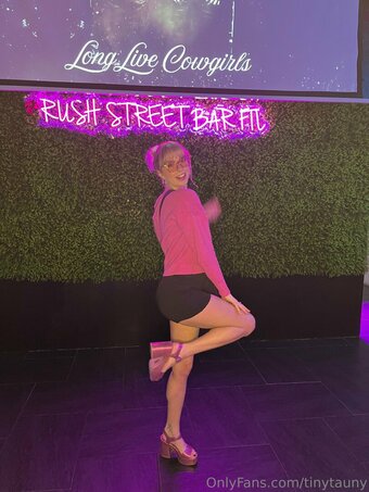 tinytauny Nude Leaks Photo 4