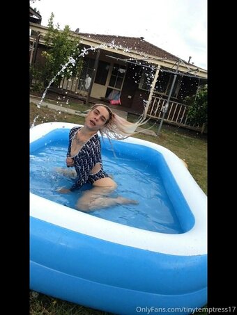 tinytemptress17