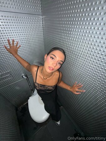 titiny Nude Leaks Photo 4