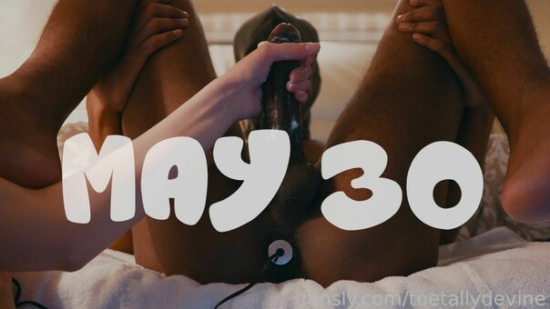 toetallydevine Nude Leaks Photo 13