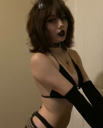 Trinity Manaj / trinitymanaj Nude Leaks Photo 2