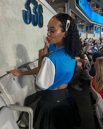 Tropicalkurls / morekurls Nude Leaks OnlyFans Photo 25