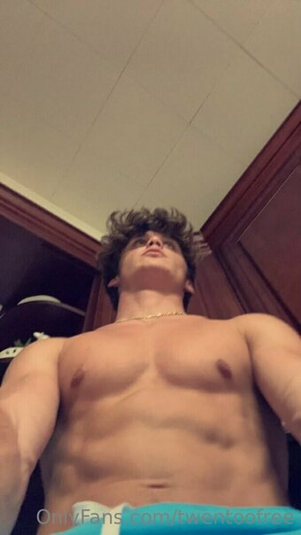 twentoofree Nude Leaks Photo 2