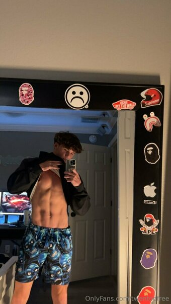 twentoofree Nude Leaks Photo 10