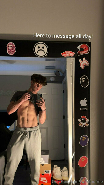 twentoofree Nude Leaks Photo 25