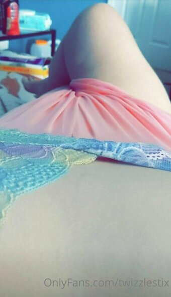 twizzlestix Nude Leaks Photo 2