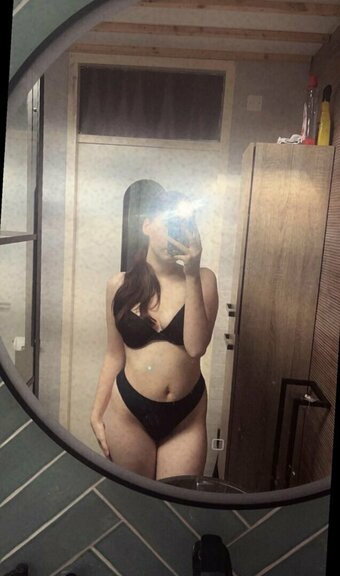 Tyreese Split / 21 years old from Almere / Netherlands Nude Leaks Photo 1