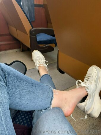 u220080290 Nude Leaks Photo 9