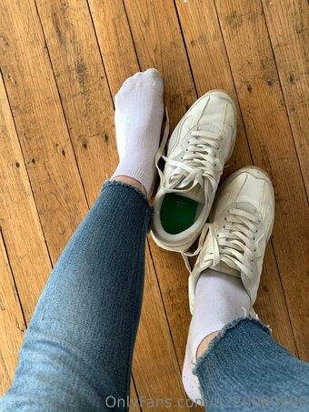 u220080290 Nude Leaks Photo 16