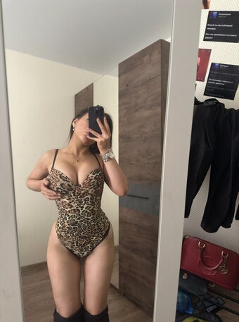 Uberchini Nude Leaks Photo 24