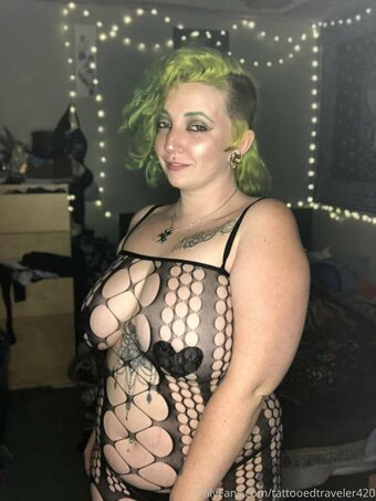 UnicornButtStuff / tattooedtraveler420 Nude Leaks OnlyFans Photo 20
